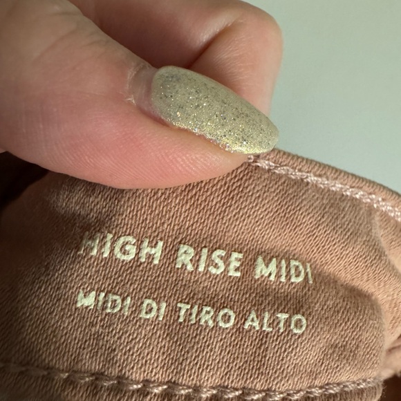 2/$15 Universal Thread High Rise Midi Short - Picture 5 of 6